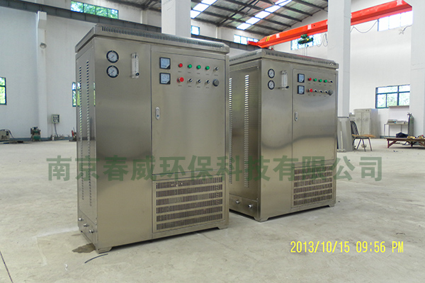青島客戶(hù)訂購(gòu)的中型臭氧發(fā)生器
